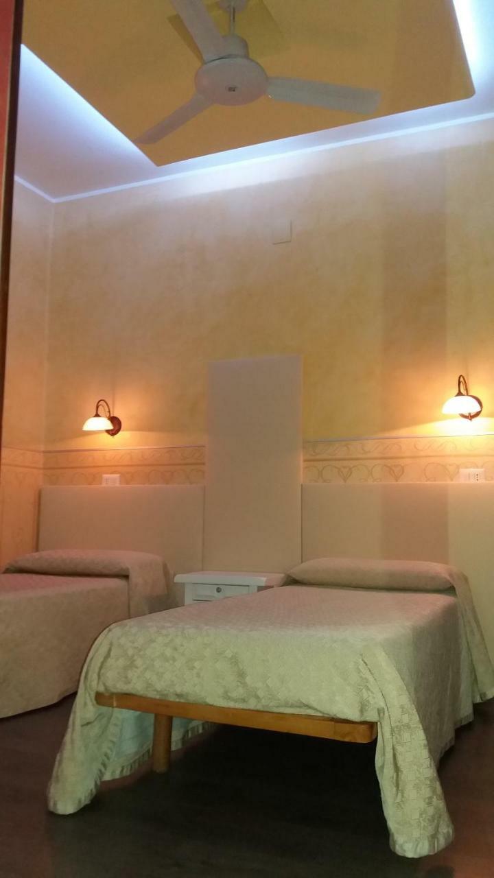 Albergo Della Corte Беневенто Экстерьер фото
